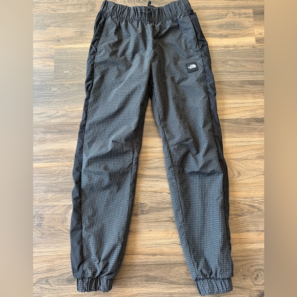 The North Face Pants - The North Face Windwall Nylon Jogger Pants sz M